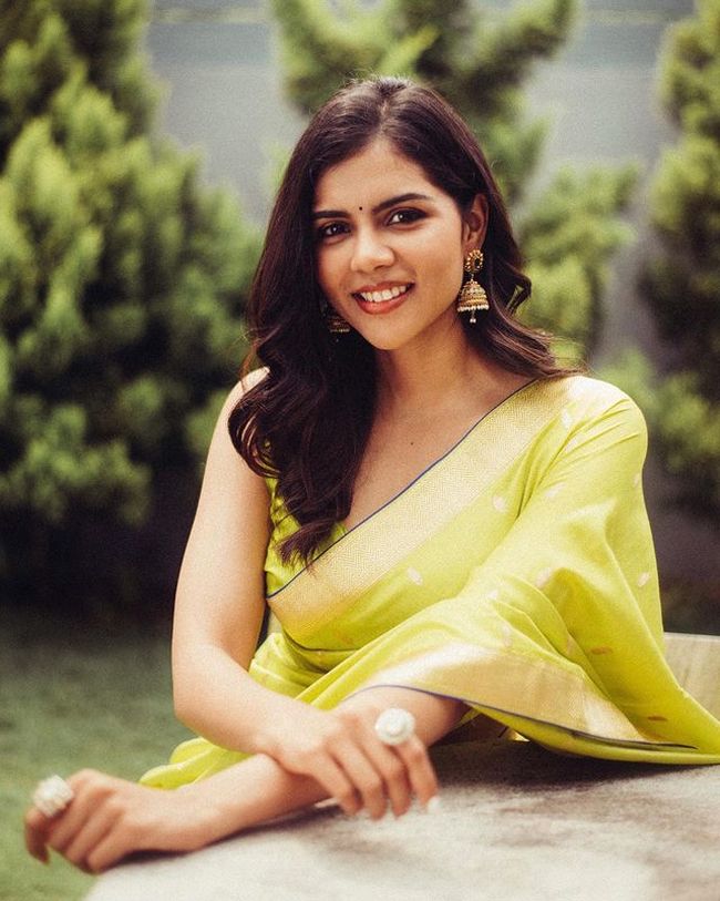 Lovely Vintage Looks Of Kalyani Priyadarshan